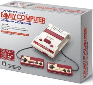 懐かしの名作が30タイトル内臓されたファミコンが「クラッシックミニ」として復活。 画像は「ニンテンドークラシックミニ ファミリーコンピュータ」（任天堂）