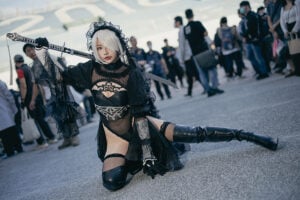 『NieR:Automata』2Bに扮する「Bella」さん（Instagram：beeee_la）／撮影：乃木章（X：@Osefly）