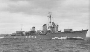 実在の駆逐艦「雪風」の写真。1939年12月、雪風の進水後就役前の姿を写している（パブリックドメイン）