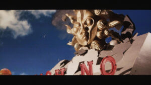 「タローマン」の登場シーン。映画『大長編 タローマン 万博大爆発』より