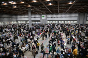 混雑する「冬コミ」会場の様子