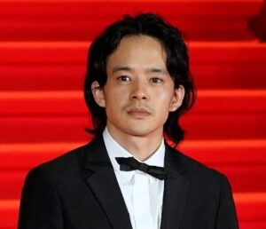 池松壮亮さん（2021年10月、EPA＝時事）