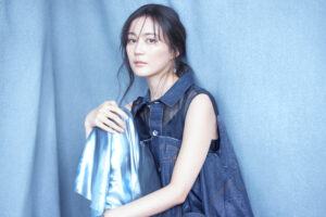 生田絵梨花さんのアーティスト写真