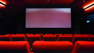 映画館のスクリーンのイメージ（画像：写真AC）